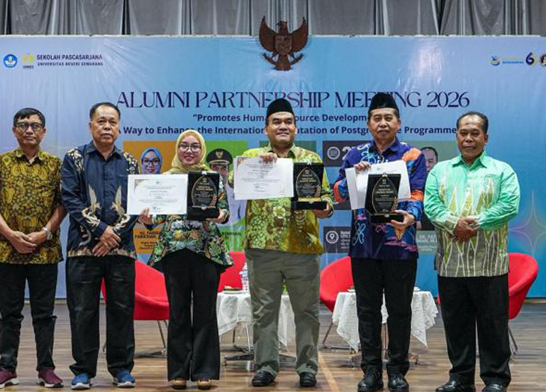 Wamenkop Raih Penghargaan Impactful Alumni Awards UNNES 2026.png